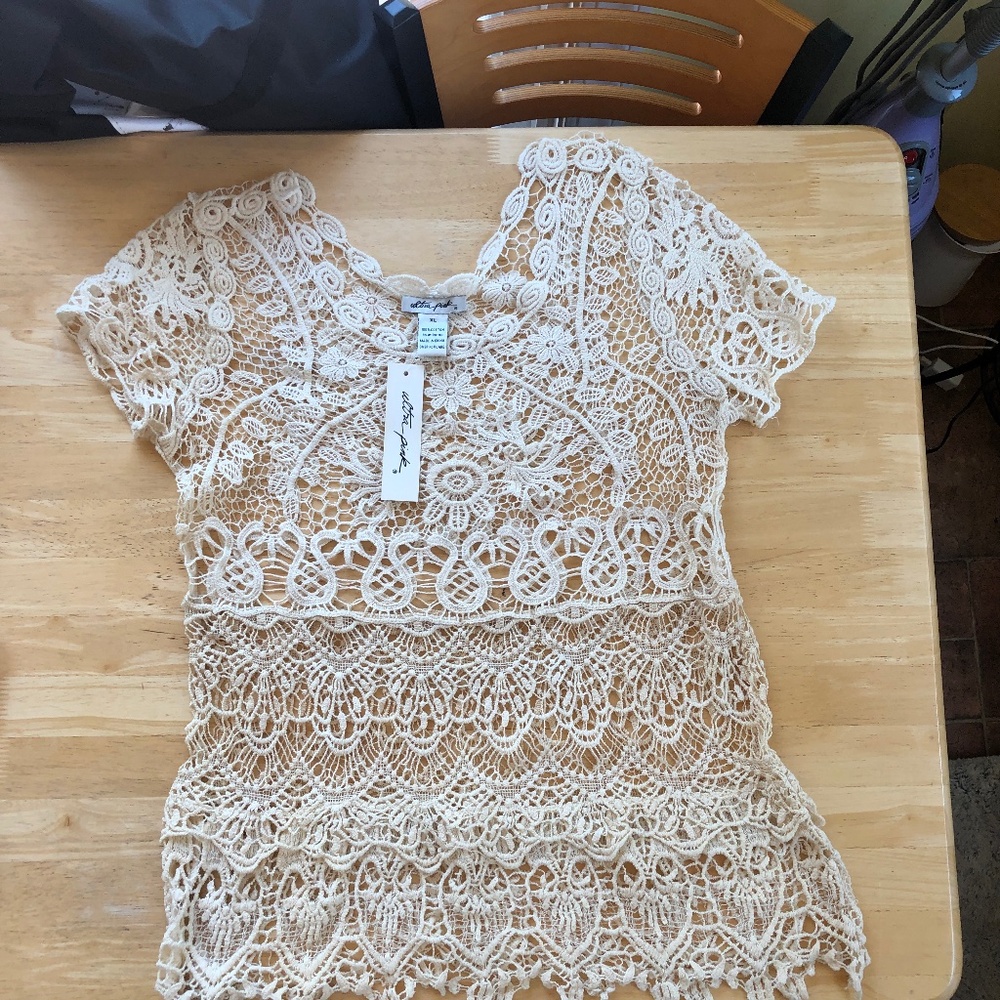 Ivory beige crocheted lace top -size XL by Ultra Pink T-Shirt style New w/tags